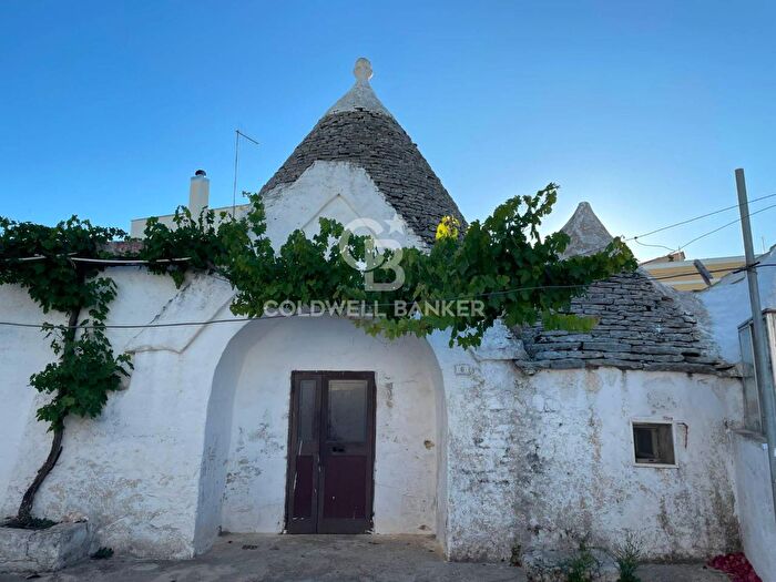 Casa con 6 locali in vendita in Via Adige Montalbano Snc, Fasano
