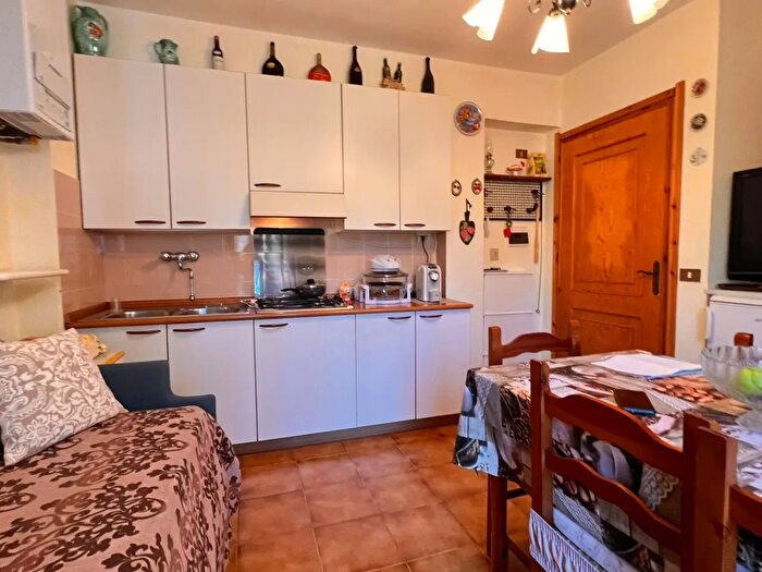 Appartamento quadrilocale in vendita in Via Roma, Pontinvrea