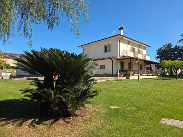 Casa con 5 locali in vendita in Velletri