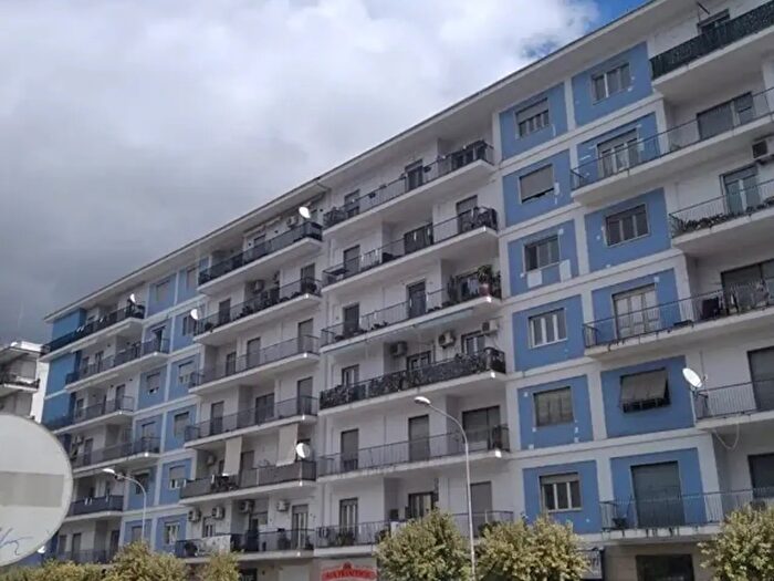 Appartamento con 5 locali in vendita in Via delle Medaglie d' Oro, Cosenza