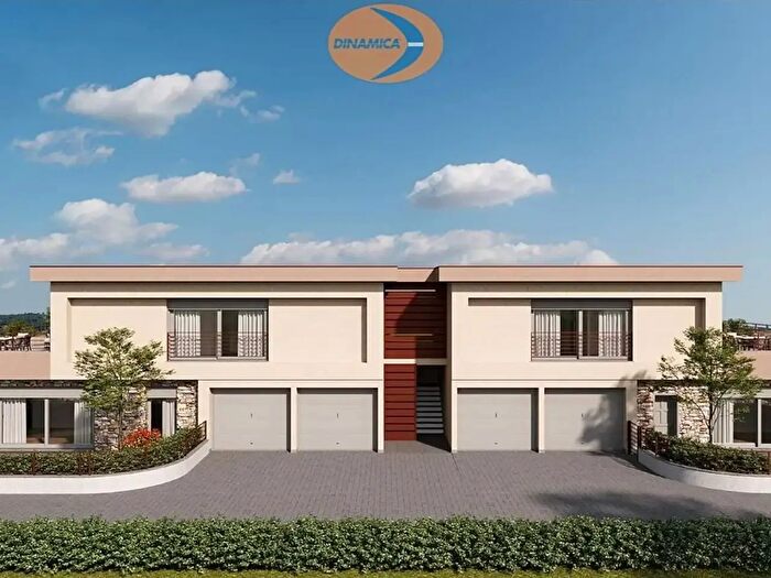 Appartamento trilocale in vendita in Via Volta, Casatenovo