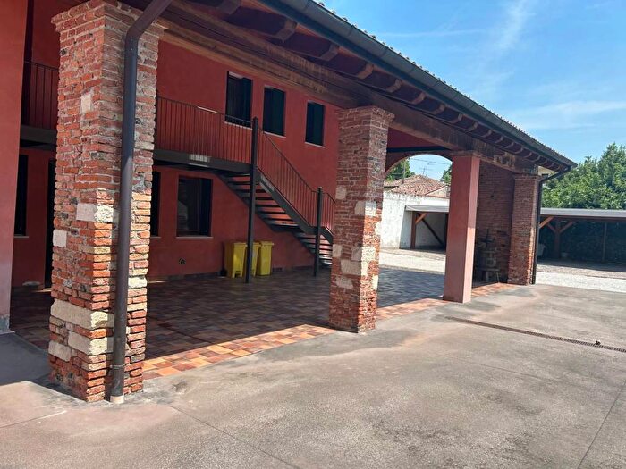 Appartamento trilocale in affitto in Via San Cristoforo, Costabissara