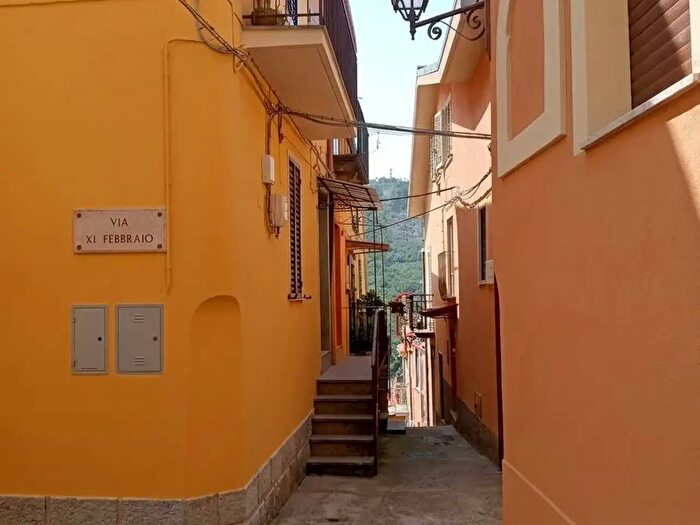 Casa quadrilocale in vendita in Gimigliano