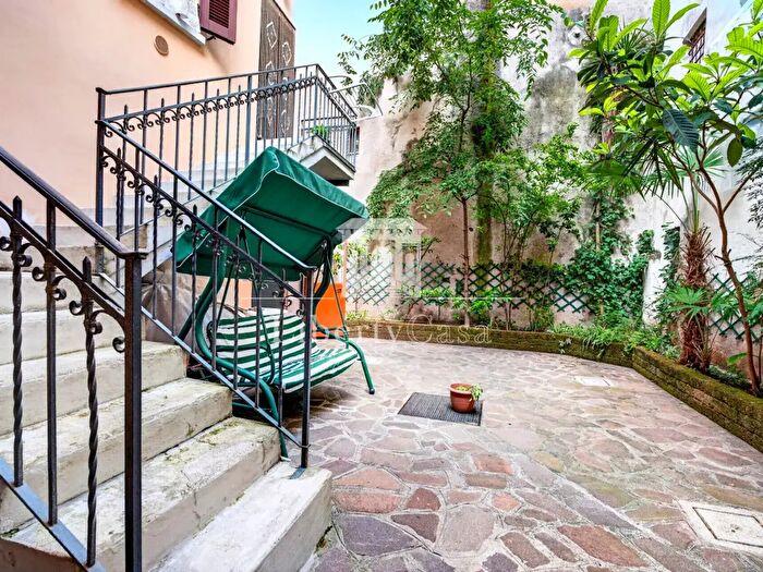 Casa con 6 locali in vendita in Via Fantoni, Salo'