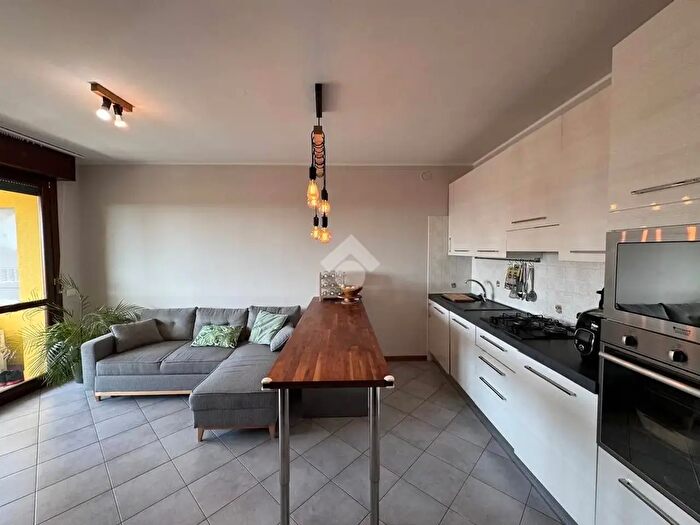 Appartamento bilocale in vendita in Via Corrado Alvaro, Trezzano Rosa