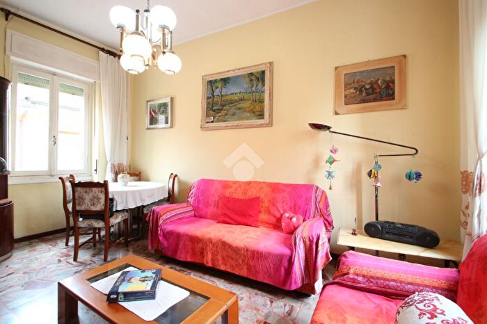 Appartamento trilocale in vendita in Via Cesare Battisti, Garbagnate Milanese