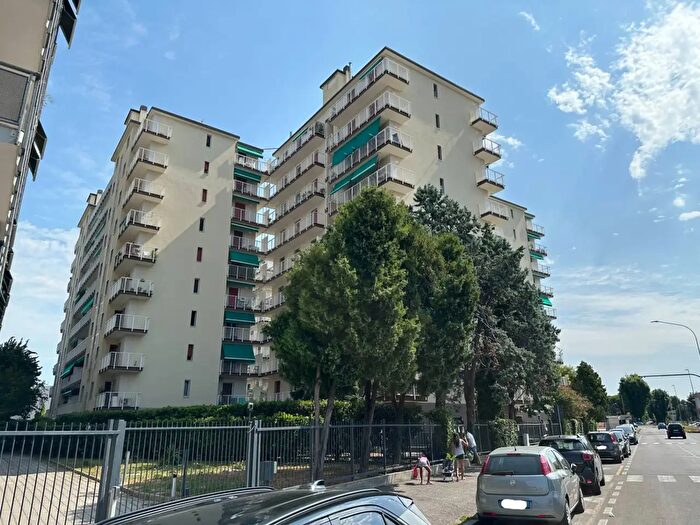 Appartamento trilocale in vendita in Via Bizet, Pioltello