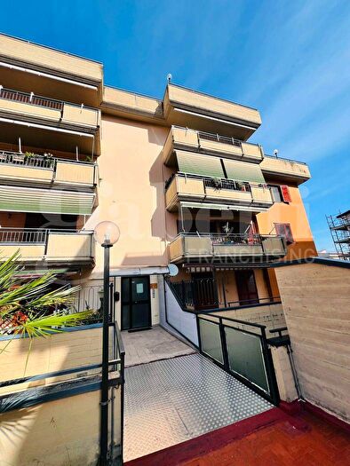 Appartamento quadrilocale in vendita in Via Cimitero, Pagani