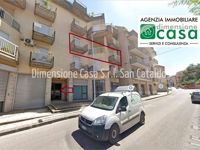 Appartamento quadrilocale in affitto in Via Trieste, Centro, San Cataldo