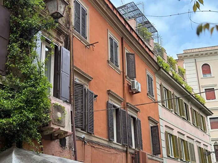 Appartamento trilocale in vendita in Vicolo del Quartiere, Roma
