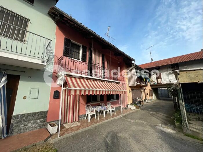 Casa trilocale in vendita in Via Massimo d Azeglio, Bianze