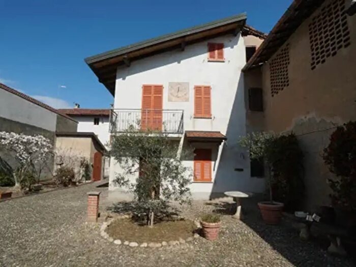 Casa con 5 locali in vendita in Via Camillo Benso di Cavour, Cassolnovo