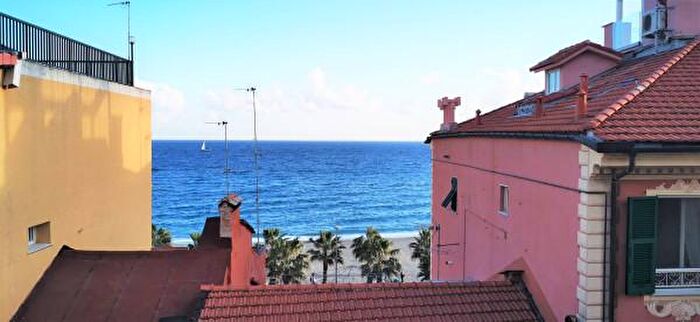 Appartamento quadrilocale in affitto in Via Cilea, Varazze