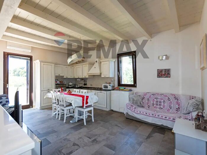 Appartamento con 7 locali in vendita in Via San Marcello, Jesi