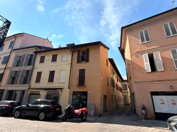 Appartamento trilocale in affitto in Via Porta Nuova, Pavia