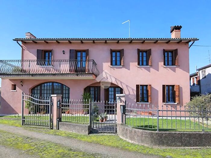 Casa quadrilocale in vendita in Via Settimo, Morgano