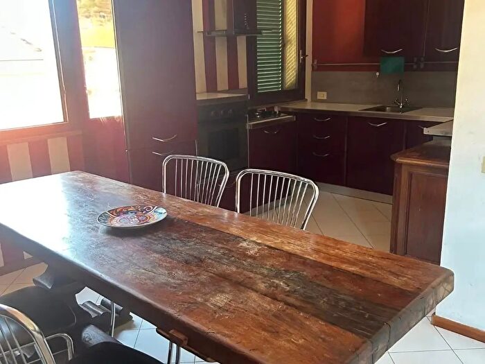 Appartamento quadrilocale in affitto in Ameglia