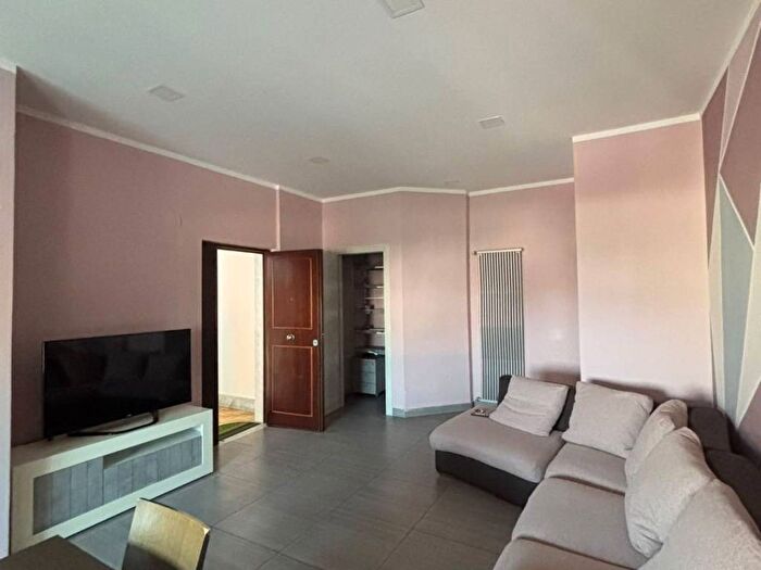 Appartamento trilocale in affitto in Via Ettore Giannini, Ponticelli, Napoli