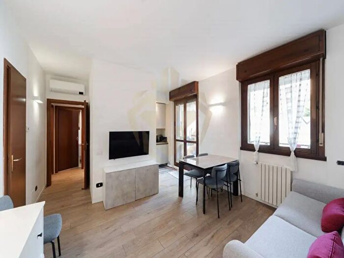 Appartamento trilocale in vendita in Via Guerrazzi, Monza