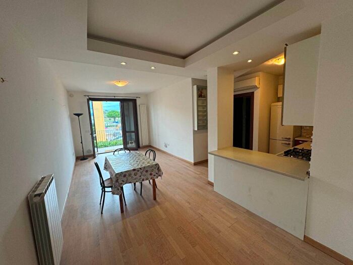 Appartamento trilocale in affitto in Via Ponterosciano, Centro, Torgiano