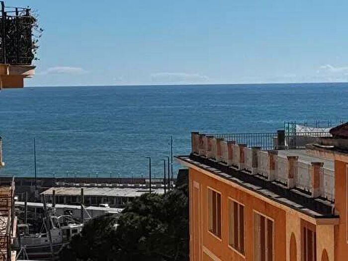 Appartamento trilocale in affitto in Via V Gioberti, Porto Vecchio, Sanremo