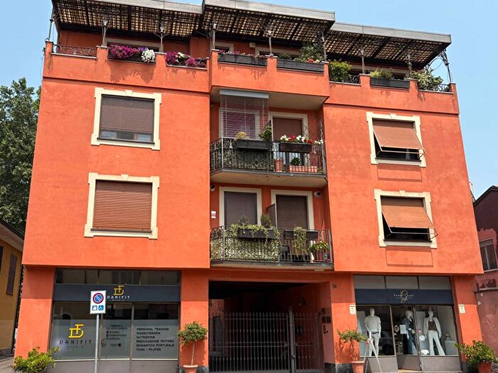 Appartamento trilocale in affitto in Via Giacomo Matteotti, Binasco