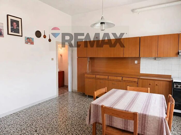 Casa trilocale in vendita in Via Montanari, Canneto SullOglio