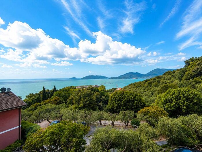 Appartamento quadrilocale in affitto in Via Santa Teresa, Baia Blu Pozzuolo Tre Strade, Lerici