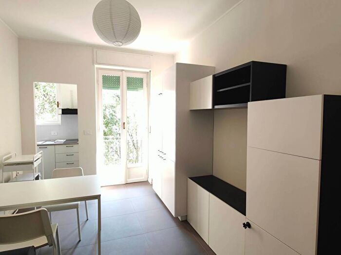 Appartamento bilocale in affitto in Via Eugenio Camerini, Casoretto, Milano