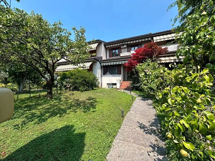 Casa quadrilocale in vendita in Via Donatello, Brescia