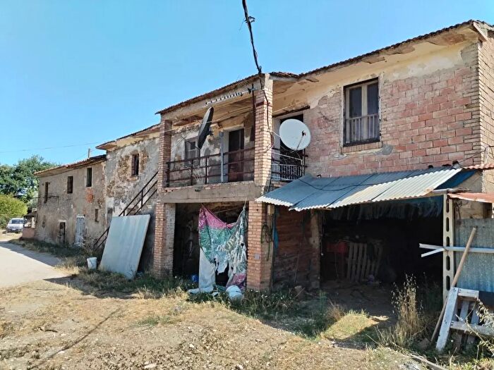 Casa con 12 locali in vendita in Torgiano