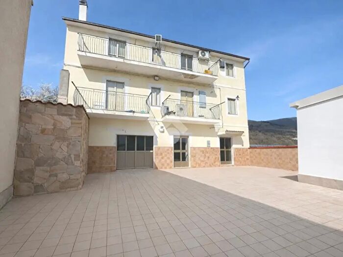 Casa con 6 locali in vendita in Contrada Mila, San Giovanni Rotondo