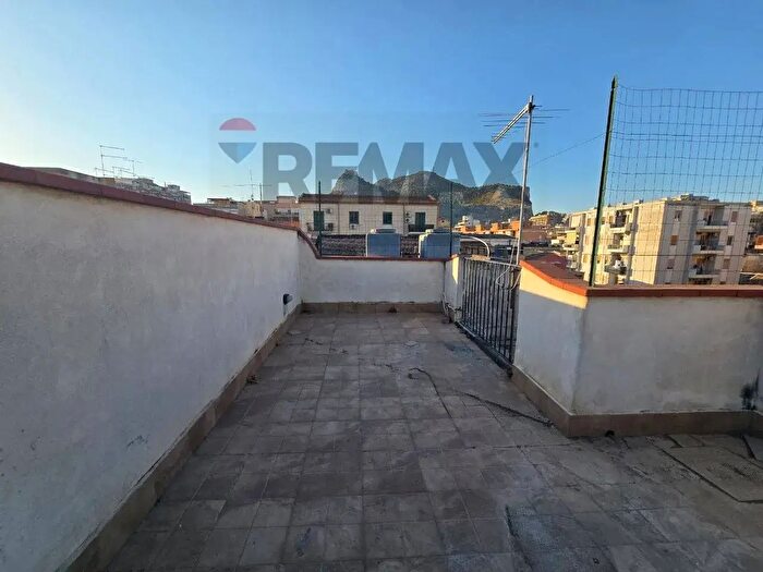 Appartamento trilocale in vendita in Via Nicolo Spedalieri, Palermo