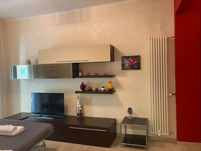 Appartamento bilocale in affitto in Via San Casciano dei Bagni, Roma