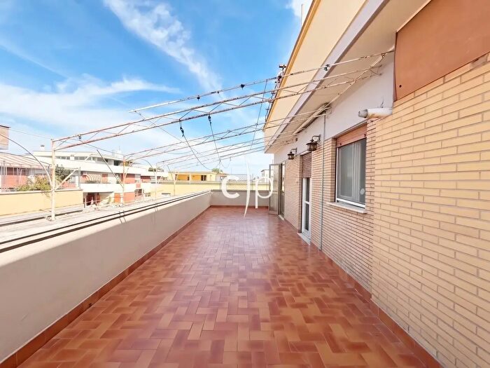 Appartamento quadrilocale in vendita in Via di Bravetta, Roma