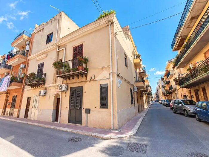 Casa trilocale in vendita in Via Celsi, Ficarazzi