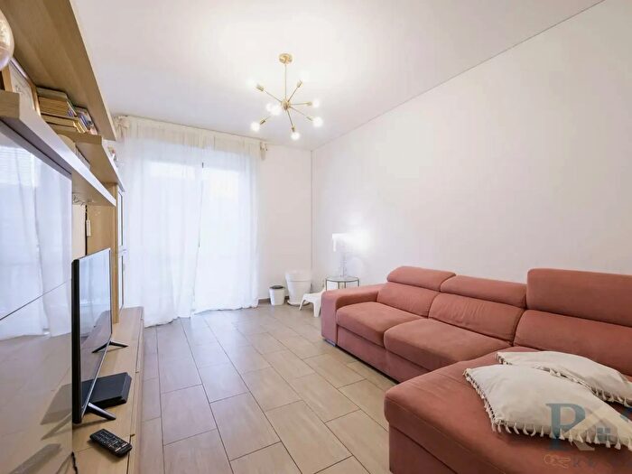 Appartamento trilocale in vendita in Via Marco dAgrate, Milano