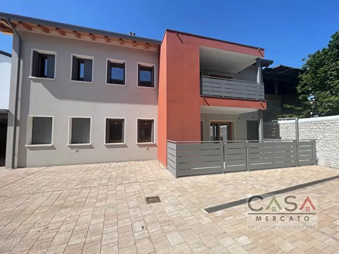 Appartamento trilocale in vendita in Via Cervel, Cordenons