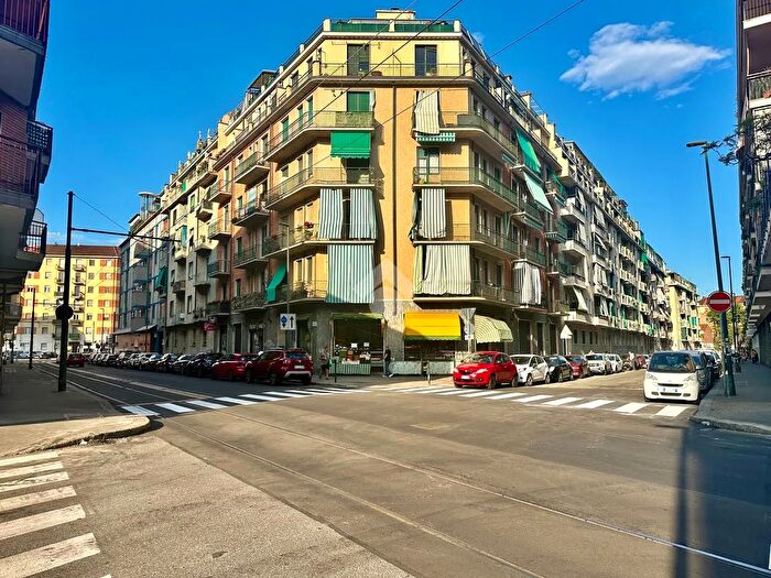 Appartamento trilocale in vendita in Via Bibiana, Torino