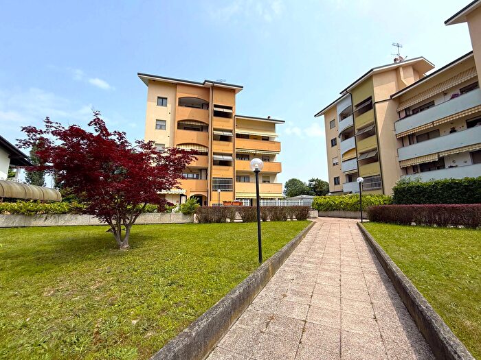 Appartamento con 6 locali in vendita in Via Alcide De Gasperi, Chivasso