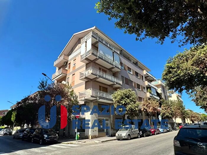 Appartamento quadrilocale in vendita in Via del Milite Ignoto, Pescara