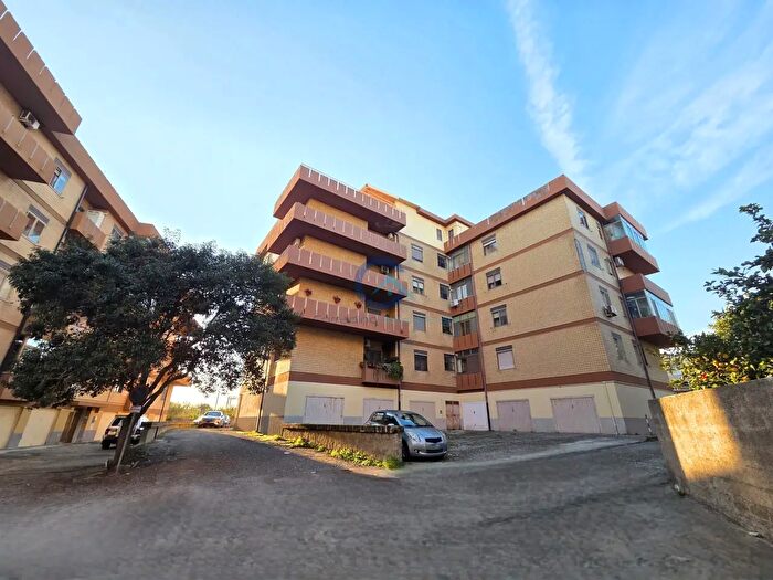 Appartamento trilocale in vendita in Viale Crotone, Catanzaro