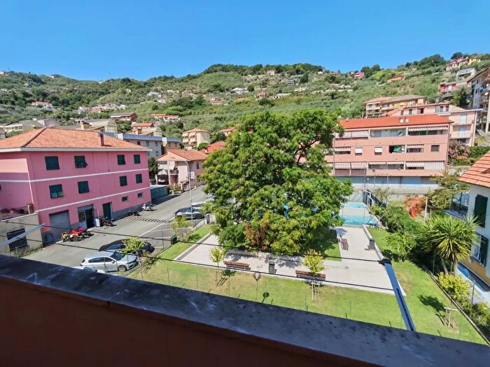 Appartamento con 6 locali in vendita in Parma, Chiavari