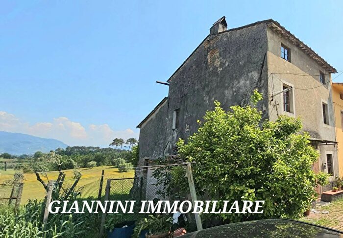 Casa con 5 locali in vendita in Via Poggetto Porcari, Porcari