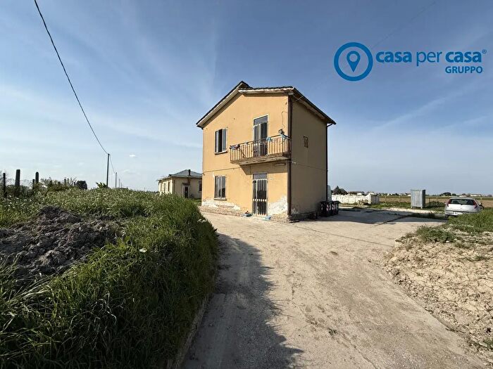 Casa con 6 locali in vendita in Villanova Marchesana
