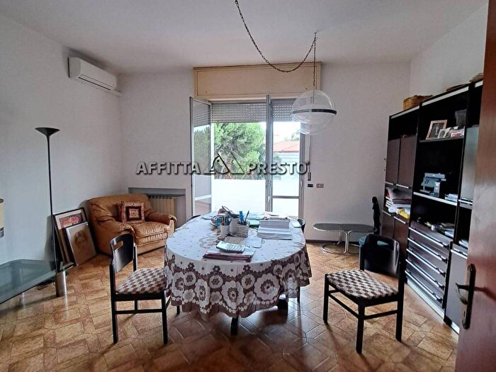 Appartamento quadrilocale in affitto in Piazzale della Vittoria, Stazione Grandi Italiani, Forlì