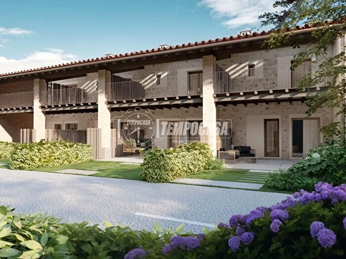 Casa quadrilocale in vendita in Cazzago San Martino