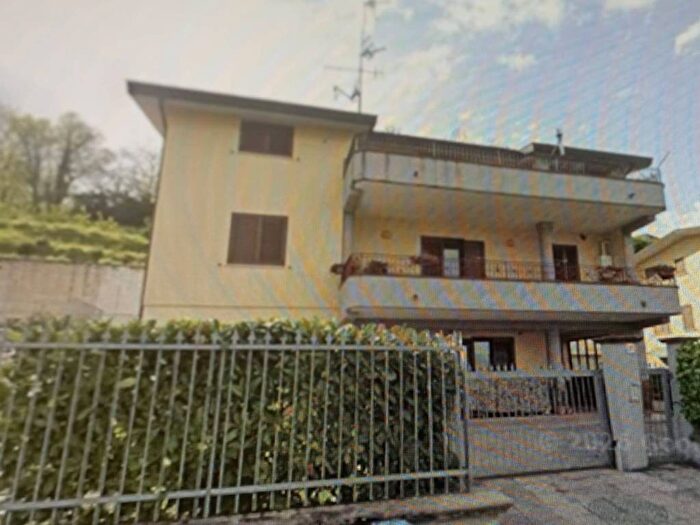 Appartamento quadrilocale in affitto in Via Tre SantiBeltiglio, Ceppaloni
