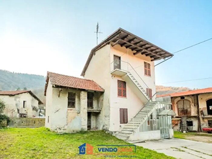 Casa con 6 locali in vendita in Via Blangera, Vignolo