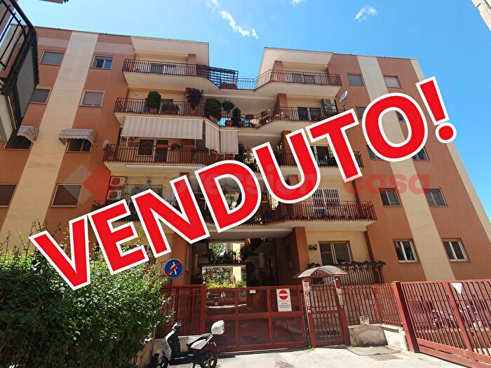 Appartamento con 5 locali in vendita in Via Carlo Maranelli, Bari